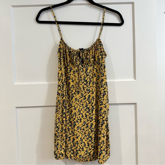 Motel Rocks Dresses & Skirts - 🎉2/$30🎉 Motel Babydoll Mini Sundress